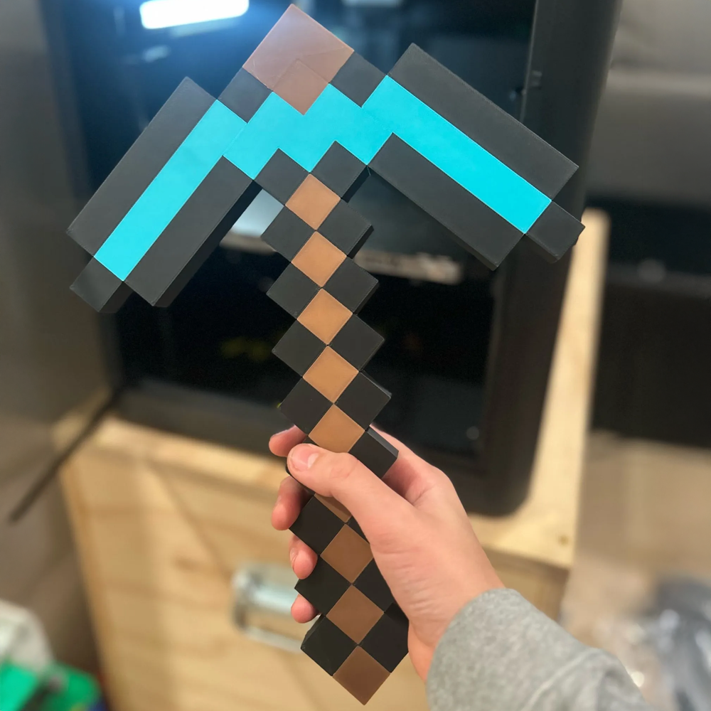 Picareta de Diamante 3D • 25cm • Decoração Gamer Estilo Pixel Art • Impressão 3D Premium