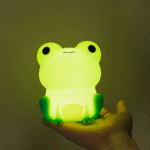 Luminária Sapo fofinho – Luz Verde Neon Relax | Rossetto Studio